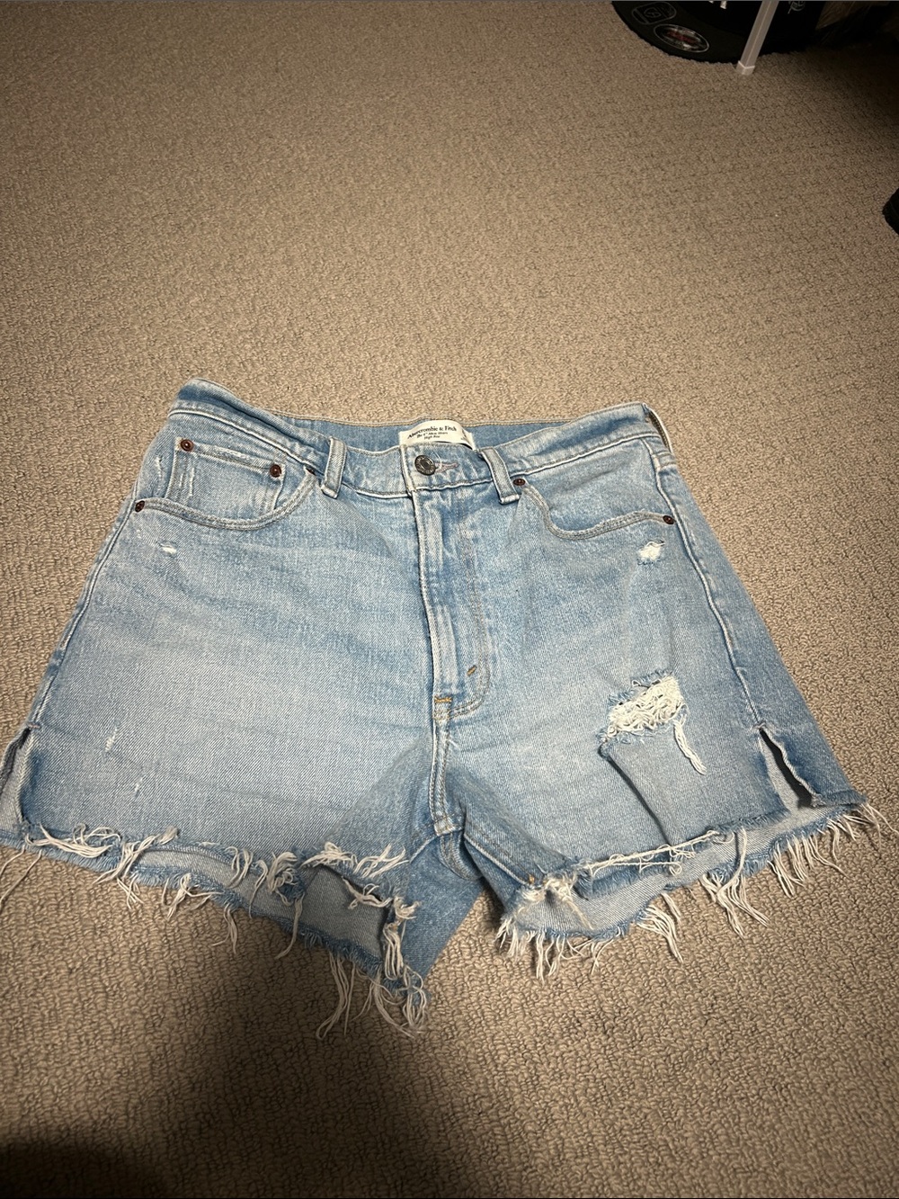 Abercrombie 4” Mom Short High Rise